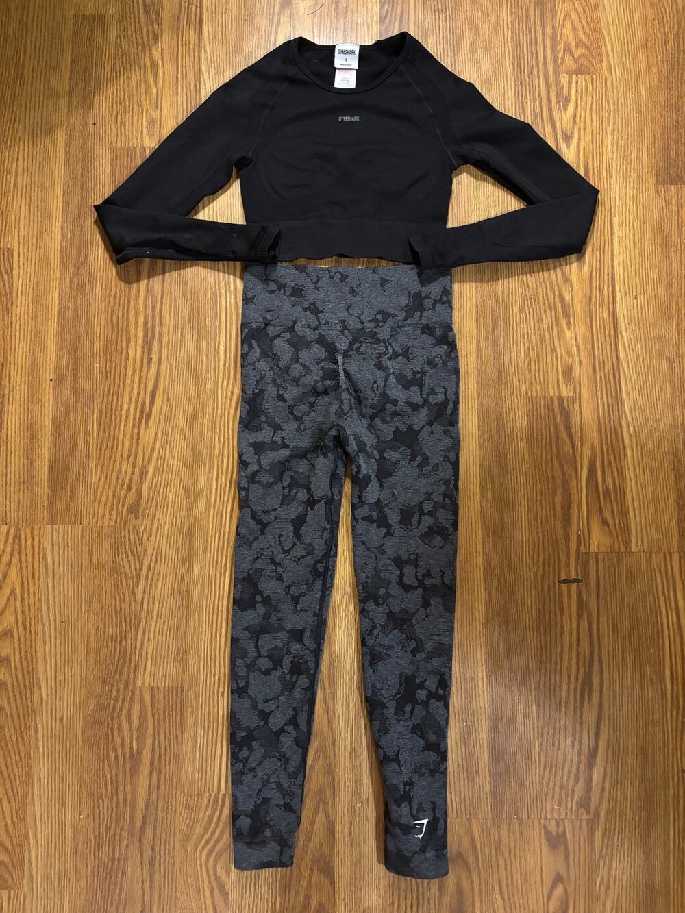 Gymshark Bundle Black/ Gray Long-Sleeve Top Leggings Workout Exercise Athleisure